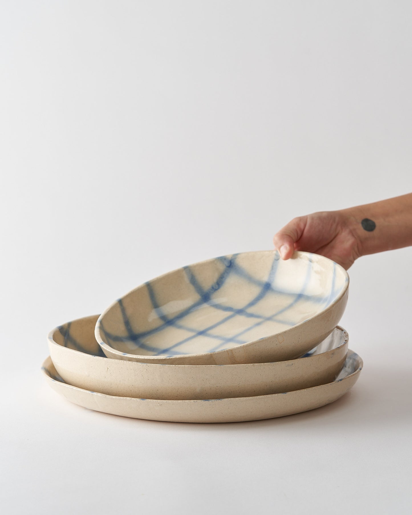 Big Serving Bowl / Brushed Grid