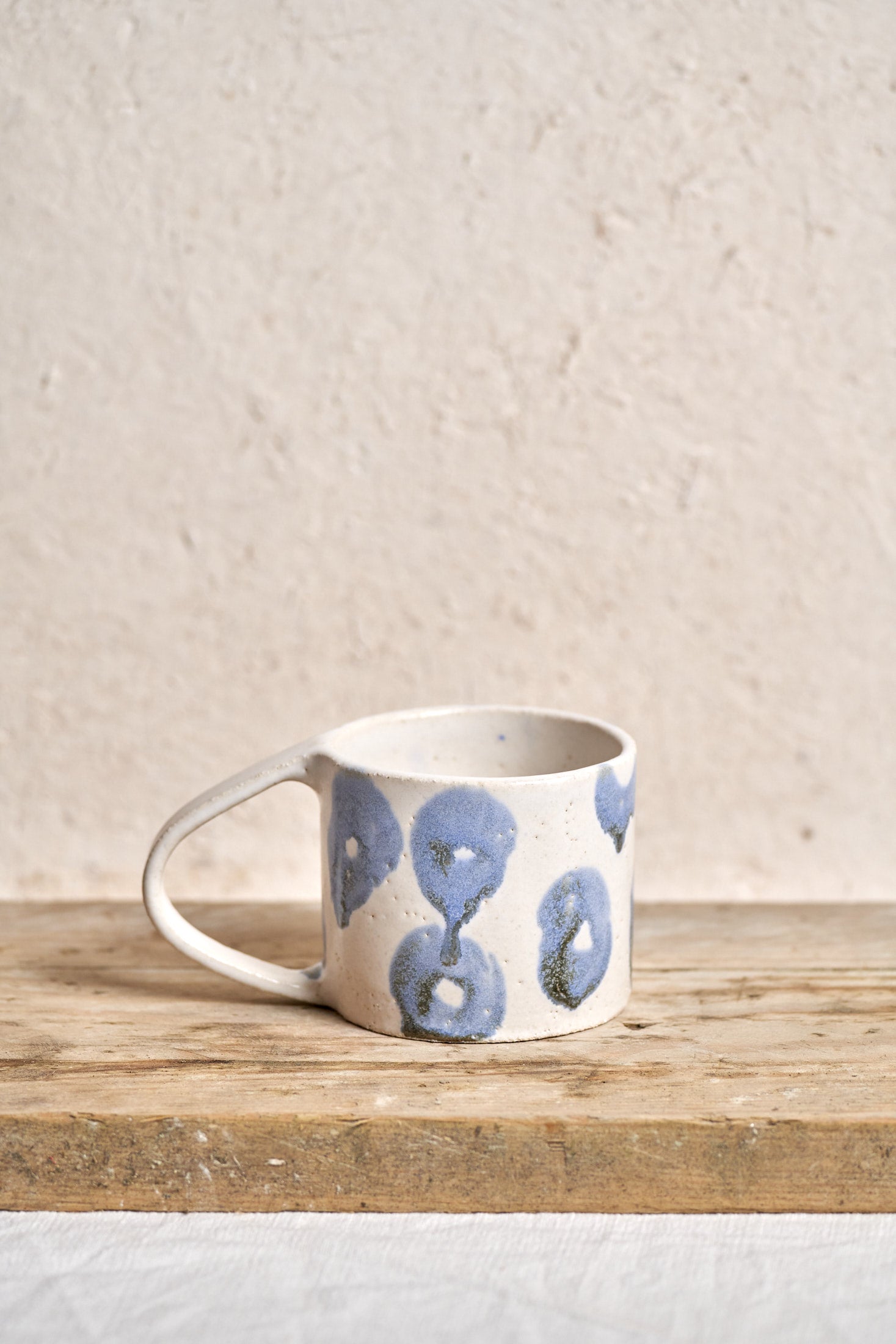 Classic Mug - Small Circles