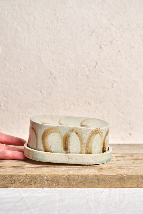 Butter dish - Blurry Iron Loop
