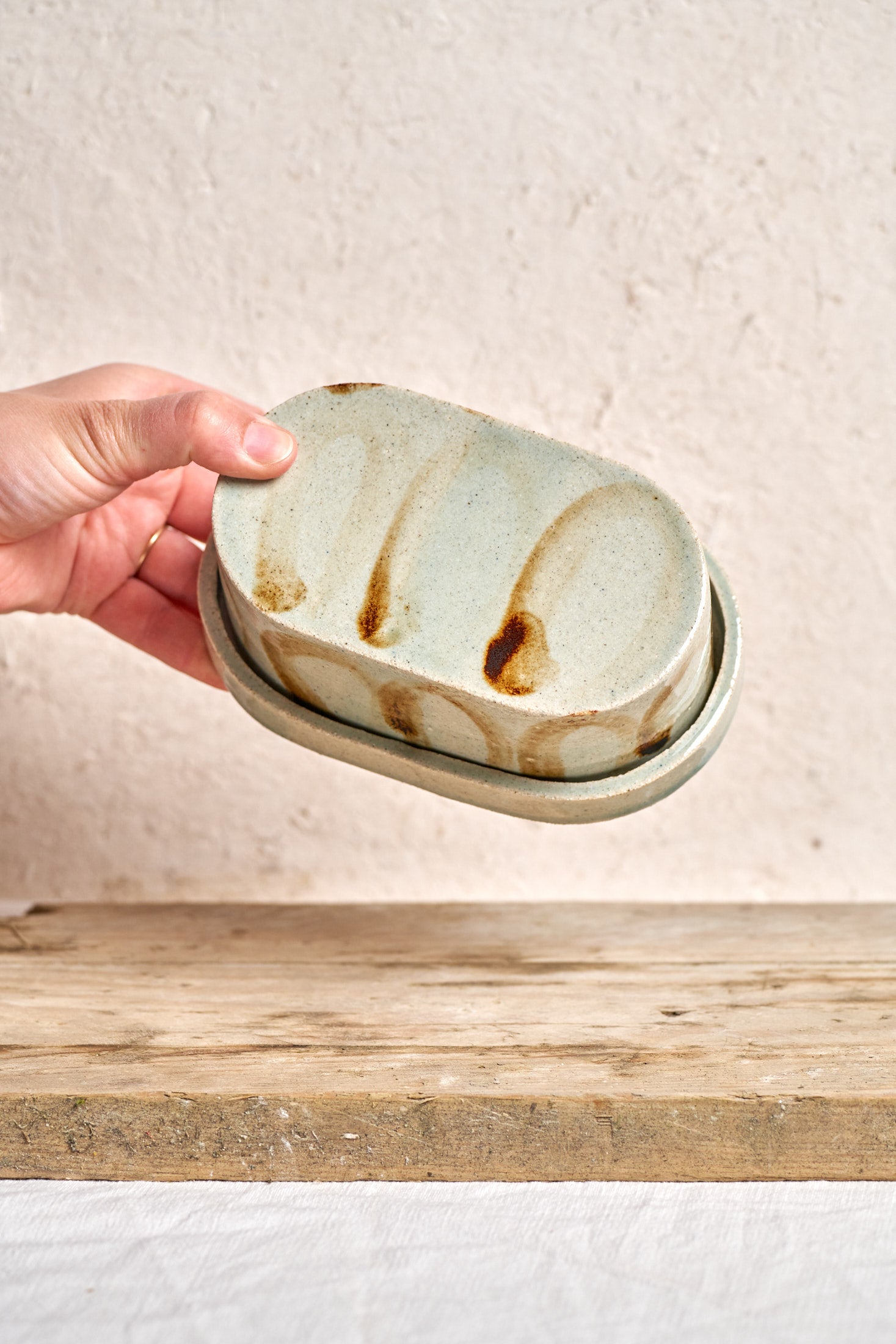 Butter dish - Blurry Iron Loop