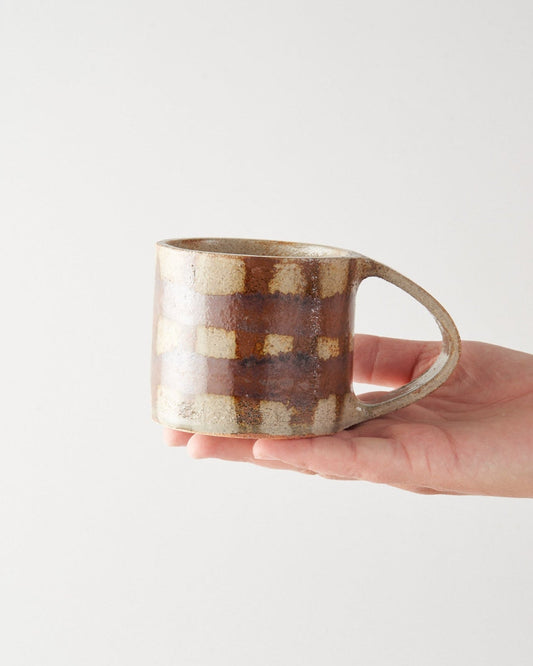 Mug / Air Brushed Iron Grid